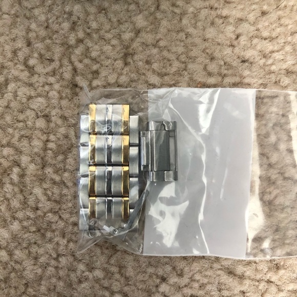 Two toned watch (Citizen) - Picture 4 of 9